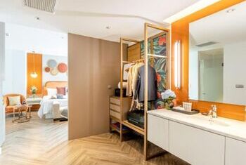 La Seine Hotel by Burasari