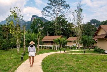 Lost Horizon Resort Khao Sok