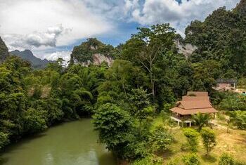Lost Horizon Resort Khao Sok