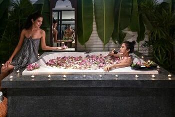 Shinta Mani Club Siem Reap romantic Bathtube