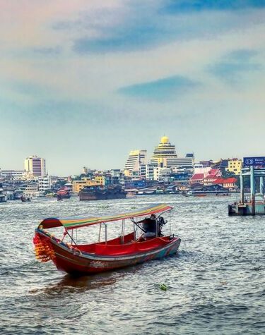 CULTURAL TRIANGLE: CITIES OF THE RIVERFRONT