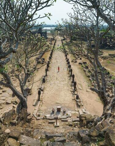 TRACES OF TIME: VIETNAM - LAOS HERITAGE TRAIL