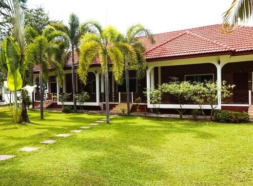 Dondet Hotel (Ex: Little Eden)
