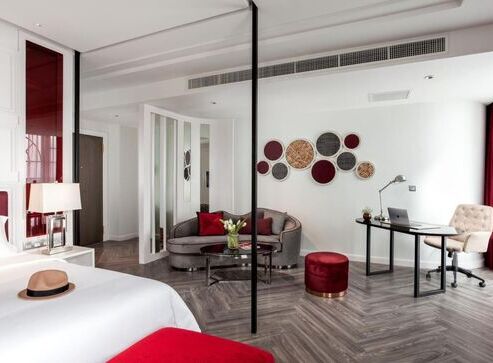 La Seine Hotel by Burasari