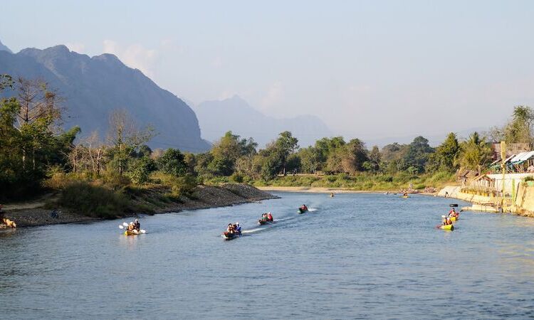 Kayak in Vang Vieng